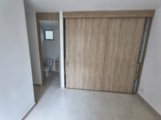 Apartamento de 3 alcobas en venta en Cr. Los Naranjos, Jamundí, 65 m² · foto 12 de 17
