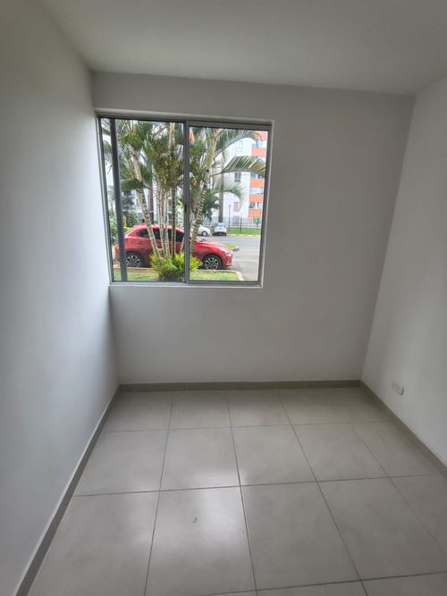 Apartamento de 3 alcobas en venta en Cr. Los Naranjos, Jamundí, 65 m² · foto 13 de 17