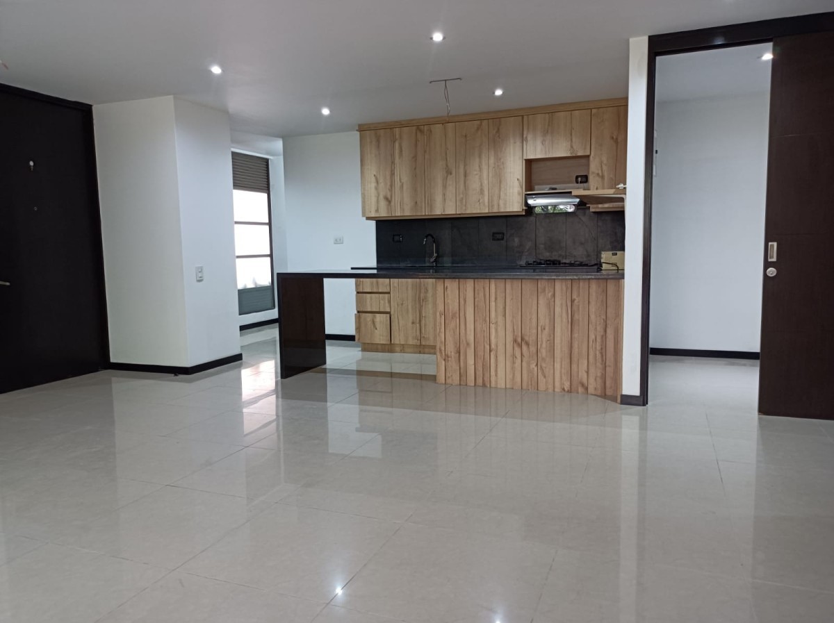 Apartamento en arriendo en Cola Del Zorro, Medellín · foto 2 de 23