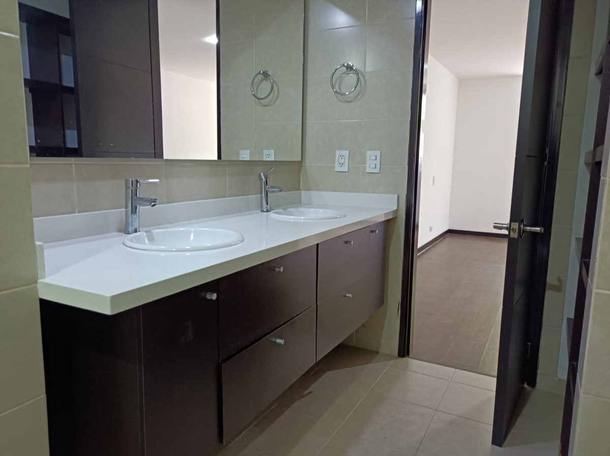 Apartamento en arriendo en Cola Del Zorro, Medellín · foto 13 de 23