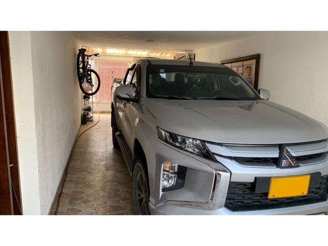 Casa de 4 alcobas en venta en Pontevedra, Bogotá, 256 m² · foto 3 de 24