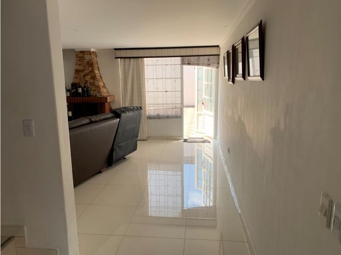 Casa de 4 alcobas en venta en Pontevedra, Bogotá, 256 m² · foto 9 de 24