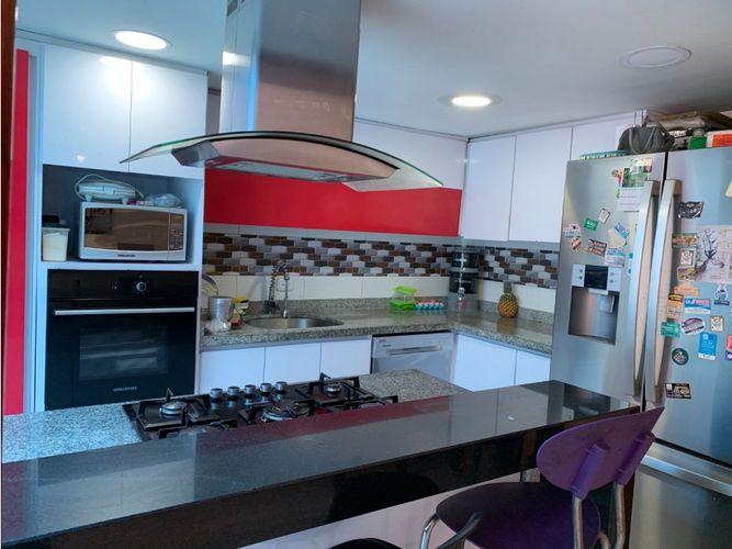Casa de 4 alcobas en venta en Pontevedra, Bogotá, 256 m² · foto 18 de 24