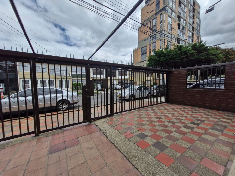 Casa en venta en La Castellana, Bogotá · foto 4 de 24