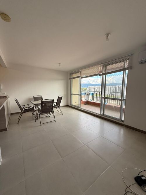 Apartamento de 3 alcobas en venta en Las Palmas, Ricaurte, 82 m² · foto 2 de 14