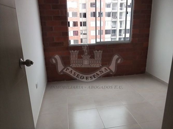 Apartamento de 3 alcobas en venta en San Jorge, Girón, 55 m² · foto 5 de 8