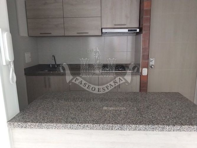 Apartamento de 3 alcobas en venta en San Jorge, Girón, 55 m² · foto 2 de 8