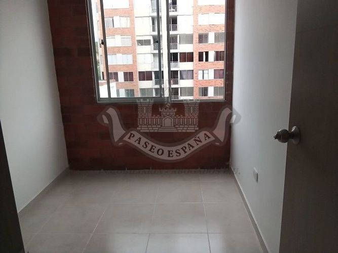 Apartamento de 3 alcobas en venta en San Jorge, Girón, 55 m² · foto 4 de 8