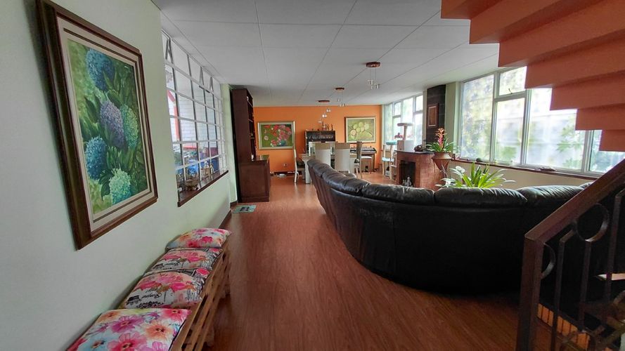 Casa en venta en Galerias, Bogotá · foto 2 de 24