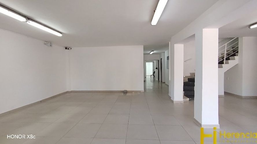 Local en arriendo en Estadio, Medellín, 600 m² · foto 3 de 24