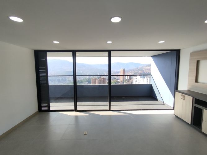 Apartamento de 2 alcobas en arriendo en El Poblado, Medellín, 96 m² · foto 4 de 20