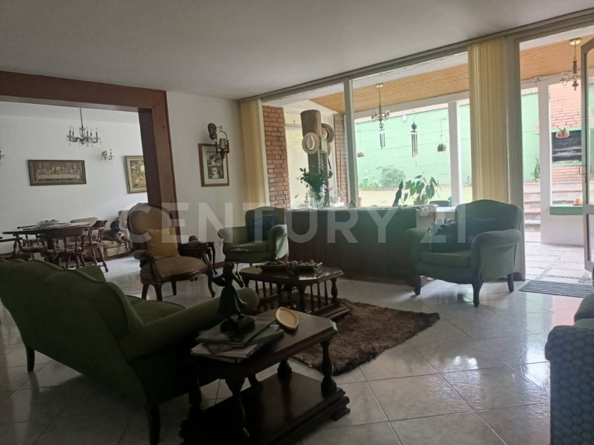 Casa en venta en Niza, Bogotá · foto 2 de 21