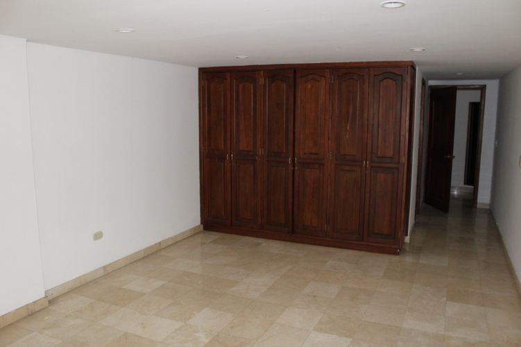 Apartamento de 5 alcobas en venta en Cristales, Cali, 439 m² · foto 12 de 18