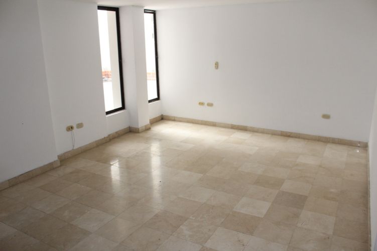 Apartamento de 5 alcobas en venta en Cristales, Cali, 439 m² · foto 13 de 18