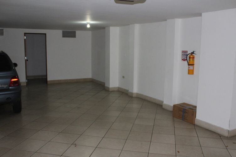 Apartamento de 5 alcobas en venta en Cristales, Cali, 439 m² · foto 17 de 18