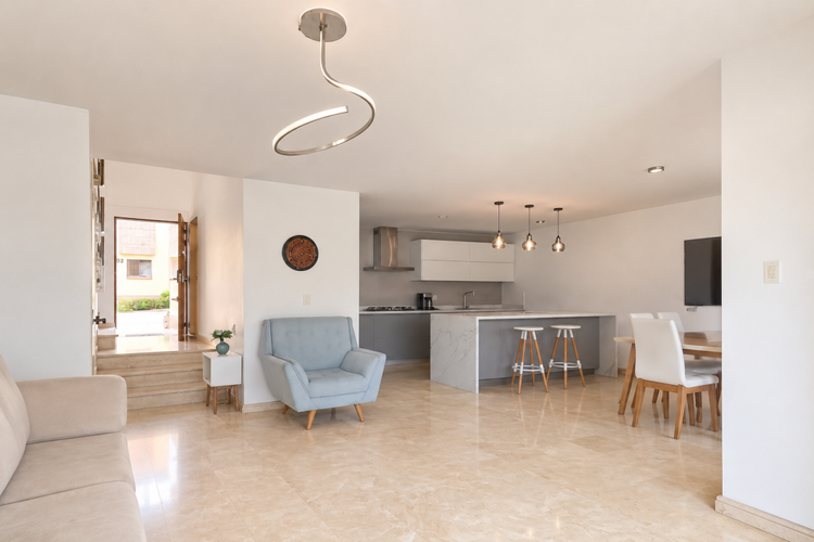 Casa de 4 alcobas en venta en La Trinidad, Floridablanca, 227 m² · foto 3 de 14