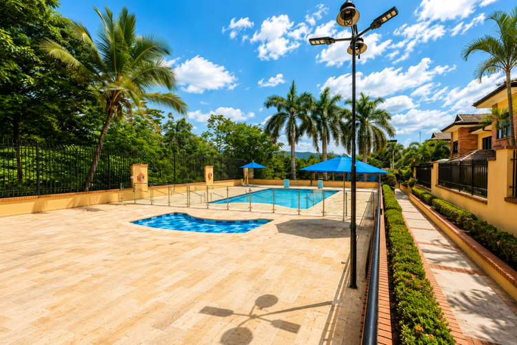 Casa de 4 alcobas en venta en La Trinidad, Floridablanca, 227 m² · foto 8 de 14
