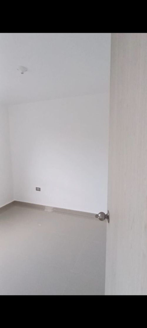 Apartamento de 3 alcobas en venta en Altos De La Campiña, Girón, 55 m² · foto 20 de 24