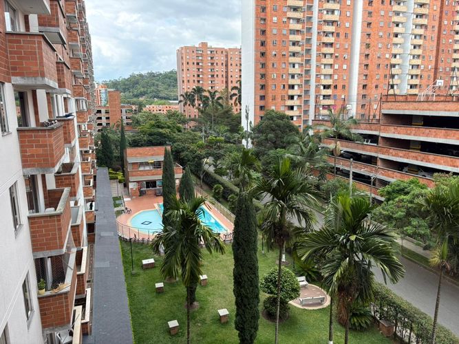 Apartamento de 3 alcobas en venta en Conquistadores, Medellín, 90 m² · foto 17 de 22