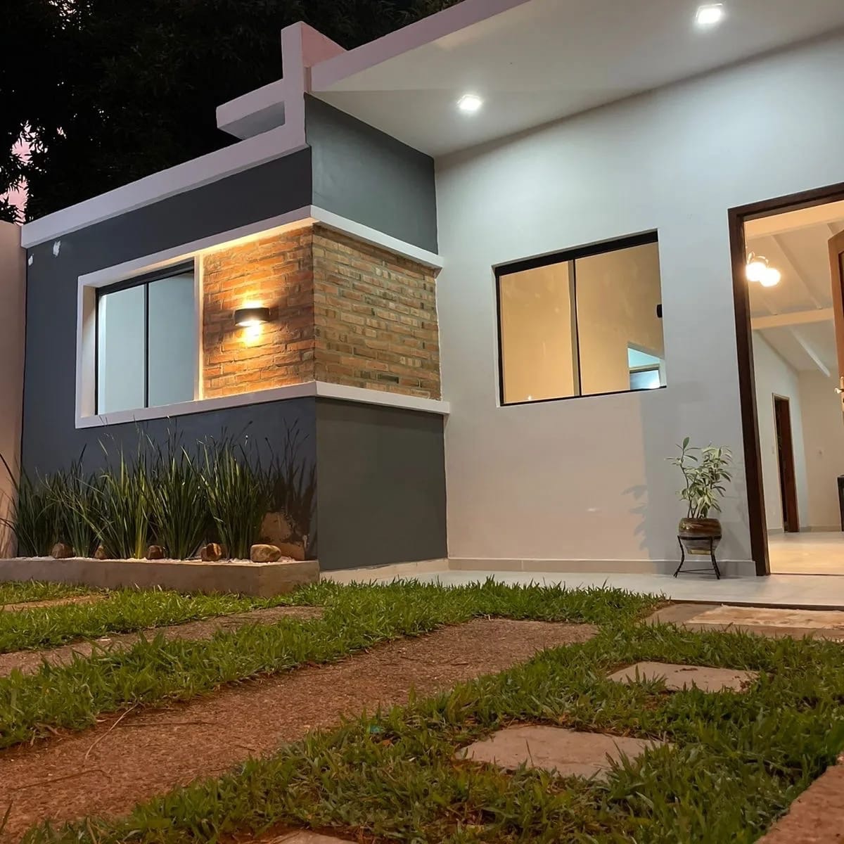 Exclusiva Casa a Estrenar en Complejo Los Pinos, Luque: Su Nuevo Hogar de Ensueño. — foto 2