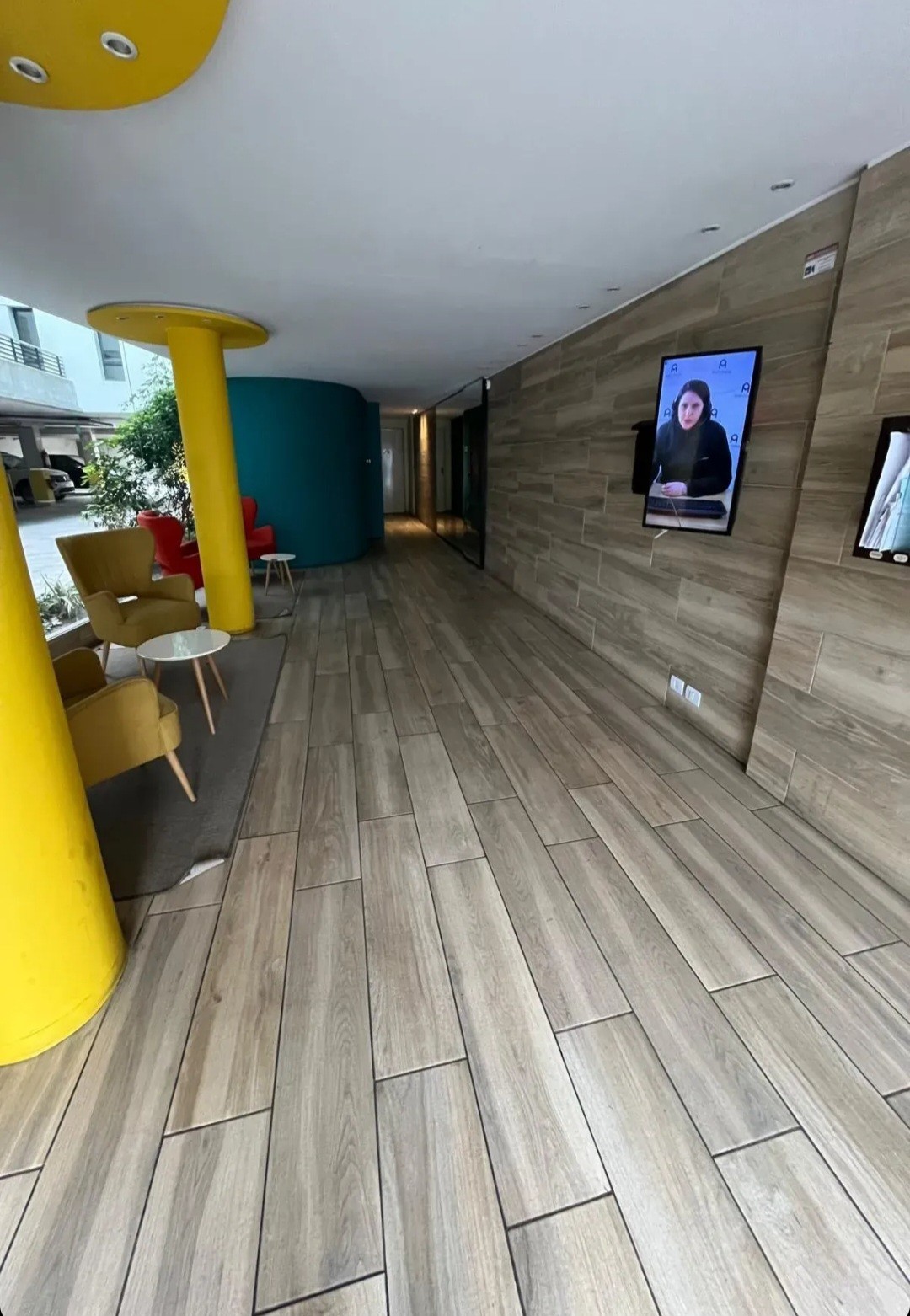 Exclusivo Apartamento de 2 Dormitorios con Garage, Ubicación Privilegiada sobre Av. 8 de Octubre, a Pasos de la Universidad Católica. · Foto 12