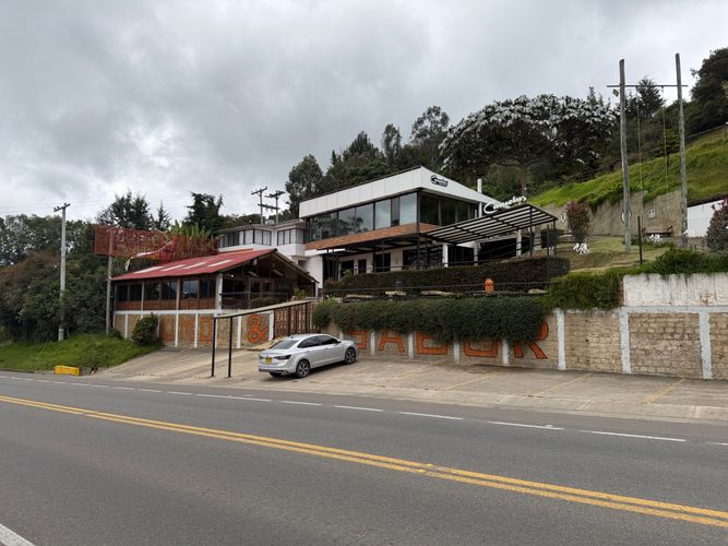 Casa de 3 alcobas en venta en San Rafael, La Calera · foto 2 de 24