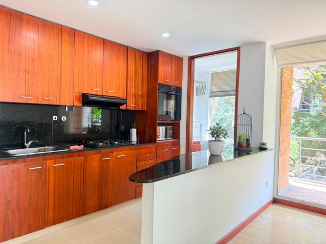 Apartamento de 2 alcobas en arriendo en El Poblado, Medellín, 85 m² · foto 10 de 17