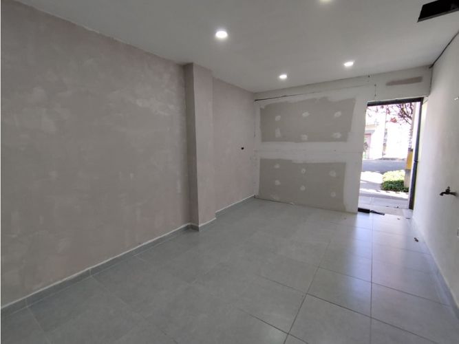 Local en arriendo en Jesus Nazareno, Medellín, 35 m² · foto 2 de 7