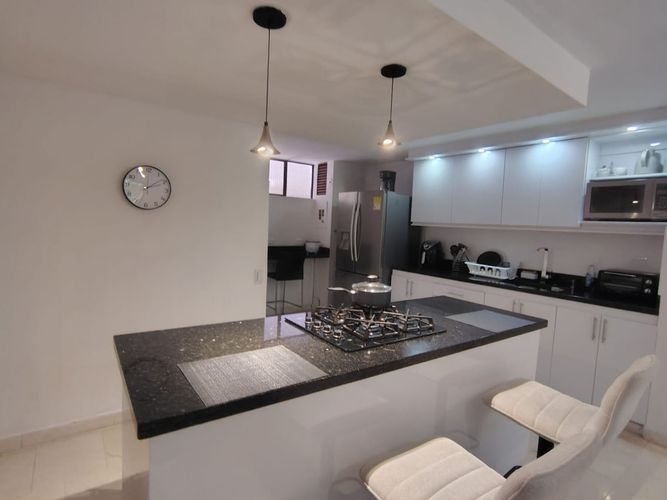 Apartamento de 3 alcobas en arriendo en El Poblado, Medellín, 104 m² · foto 6 de 15