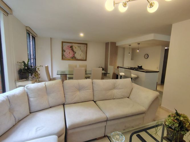 Apartamento de 3 alcobas en arriendo en El Poblado, Medellín, 104 m² · foto 3 de 15