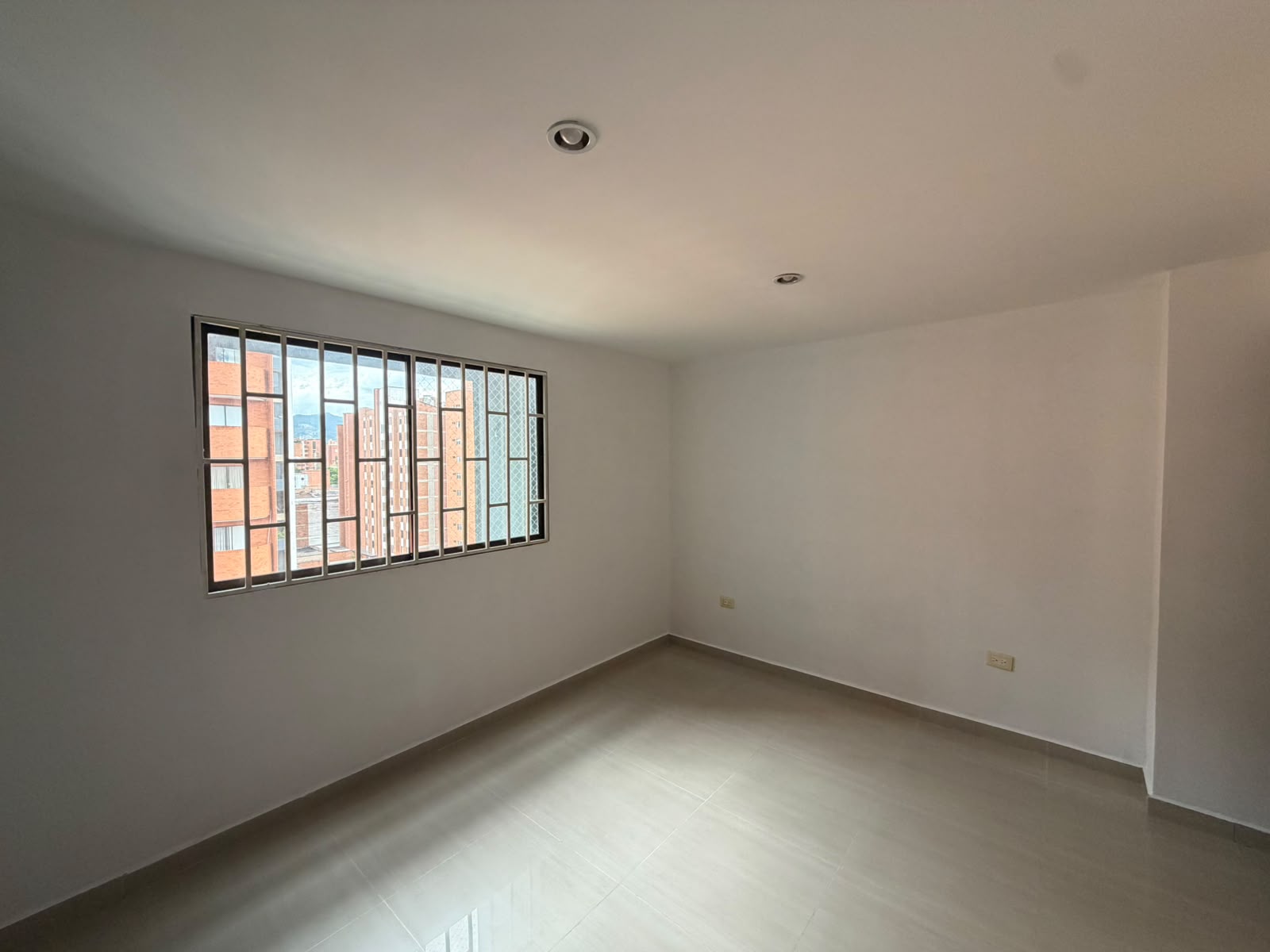 Apartamento en arriendo en Laureles, Medellín · foto 2 de 3