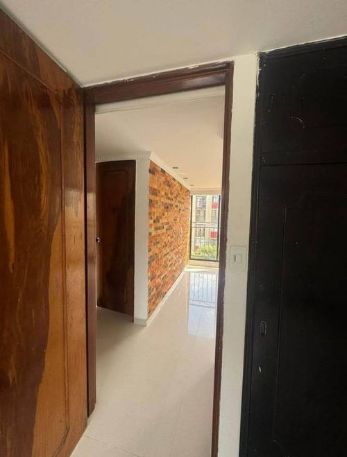 Apartamento de 3 alcobas en venta en Bellavista, Bello, 85 m² · foto 4 de 8