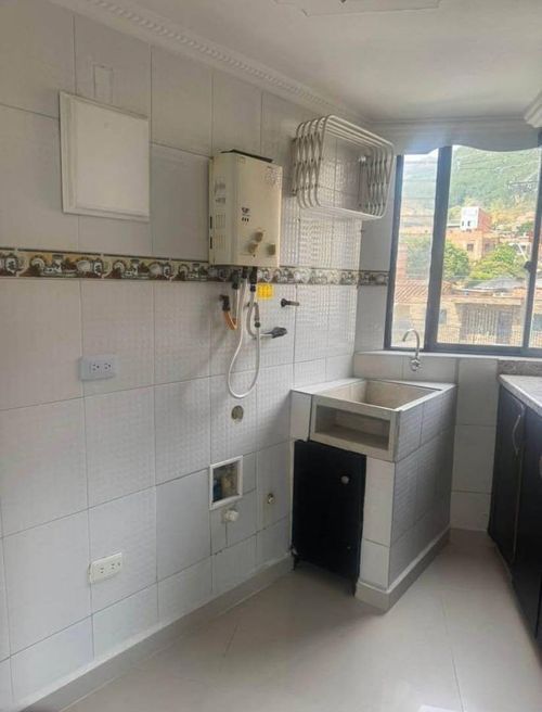 Apartamento de 3 alcobas en venta en Bellavista, Bello, 85 m² · foto 5 de 8