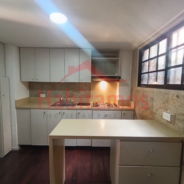 Apartamento en arriendo en El Tesoro, Medellín · foto 14 de 17