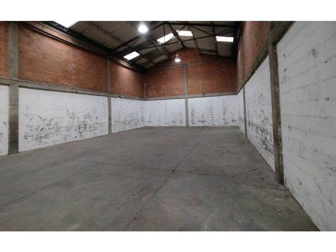 Bodega en arriendo en El Chagualo, Medellín, 500 m² · foto 6 de 12