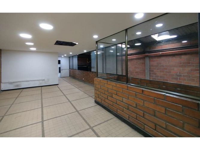 Bodega en arriendo en El Chagualo, Medellín, 500 m² · foto 11 de 12
