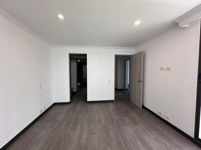 Apartamento de 3 alcobas en arriendo en El Poblado, Medellín, 130 m² · foto 5 de 19