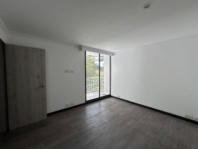 Apartamento de 3 alcobas en arriendo en El Poblado, Medellín, 130 m² · foto 13 de 19