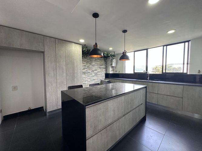 Apartamento de 3 alcobas en arriendo en El Poblado, Medellín, 130 m² · foto 7 de 19
