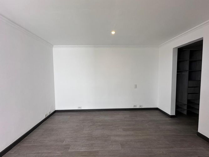 Apartamento de 3 alcobas en arriendo en El Poblado, Medellín, 130 m² · foto 14 de 19