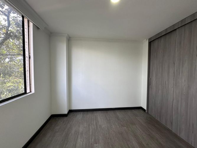 Apartamento de 3 alcobas en arriendo en El Poblado, Medellín, 130 m² · foto 8 de 19