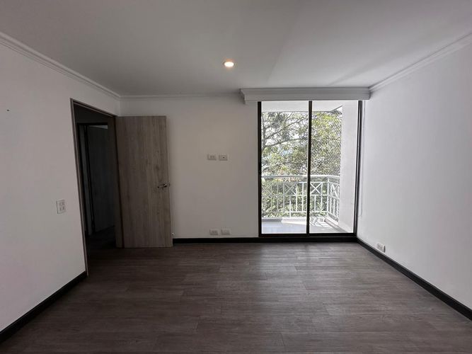 Apartamento de 3 alcobas en arriendo en El Poblado, Medellín, 130 m² · foto 16 de 19