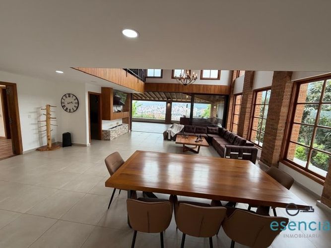 Casa de 3 alcobas en arriendo en Las Antillas, Envigado, 700 m² · foto 5 de 24