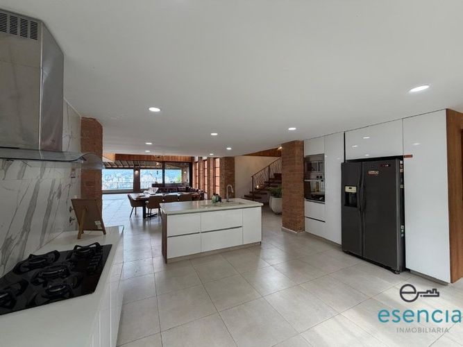 Casa de 3 alcobas en arriendo en Las Antillas, Envigado, 700 m² · foto 6 de 24