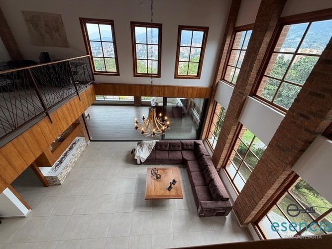 Casa de 3 alcobas en arriendo en Las Antillas, Envigado, 700 m² · foto 10 de 24