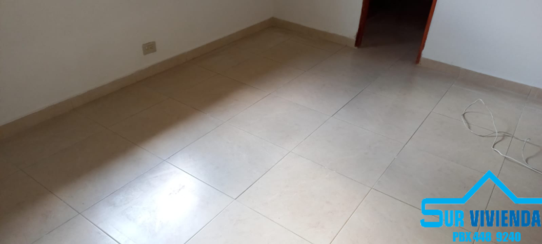 Casa de 3 alcobas en arriendo en La Mina, Envigado, 200 m² · foto 3 de 12