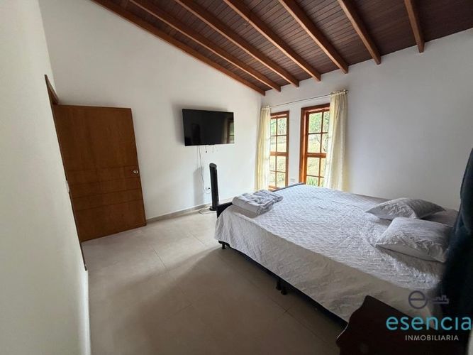 Casa de 3 alcobas en arriendo en Las Antillas, Envigado, 700 m² · foto 14 de 24