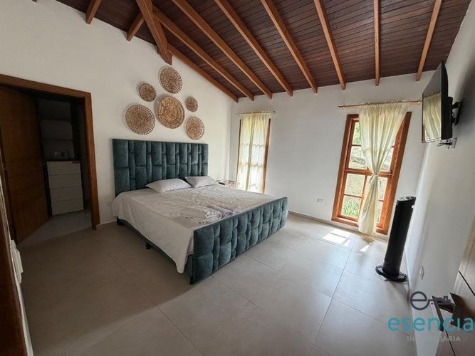 Casa de 3 alcobas en arriendo en Las Antillas, Envigado, 700 m² · foto 15 de 24