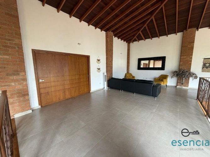 Casa de 3 alcobas en arriendo en Las Antillas, Envigado, 700 m² · foto 21 de 24