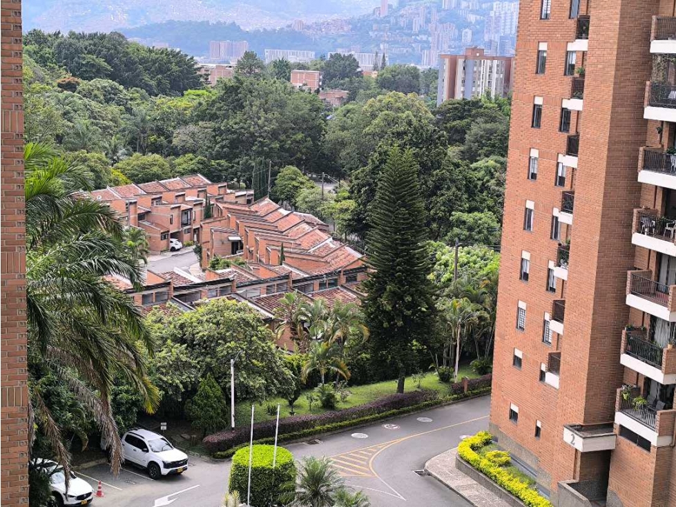 Apartamento en venta en Loma de los bernal, Medellín 5